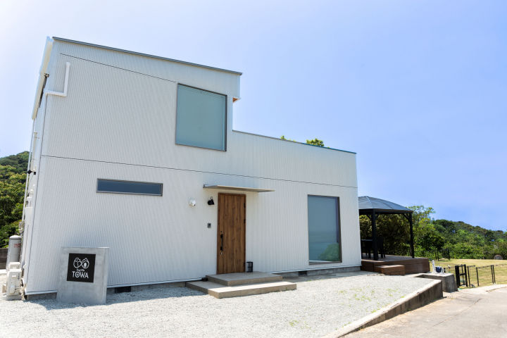 愛犬と最高の思い出を!絶景とドッグラン付き貸別荘「Dog Villa TOWA」|淡路島開店