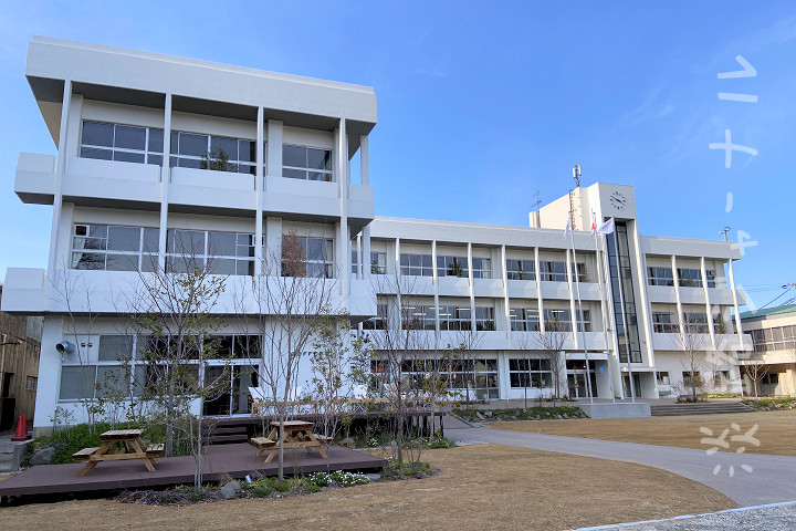 旧江井小学校がファッション＆食の施設「ei-to(エイト)」に生まれ変わりました｜淡路島開店