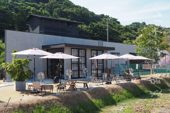 COFFEE BARNの横にオープン