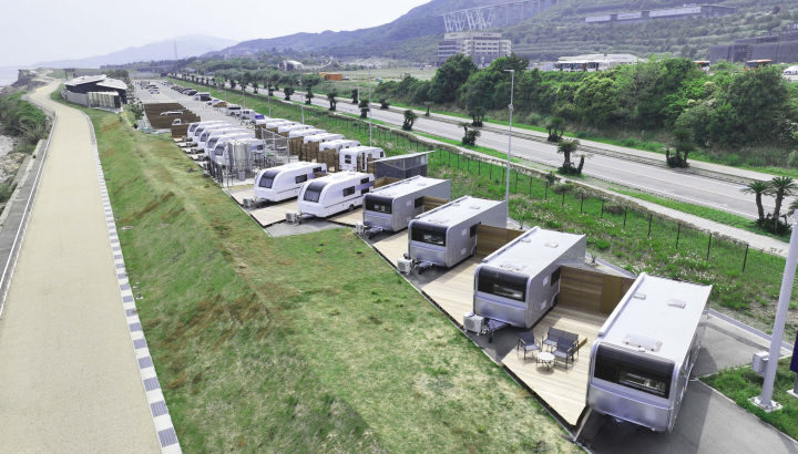 キャンピングトレーラの宿泊エリア「Trailer Park」アクアイグニスにオープン｜淡路島開店